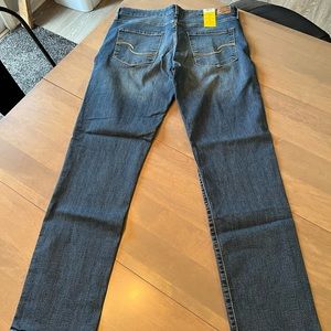 Signature Levi Strauss Mid-Rise Straight Jean